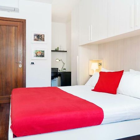 Four Bedroom Villa Near Metro Mailand Exterior foto