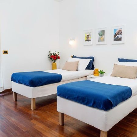 Four Bedroom Villa Near Metro Mailand Exterior foto