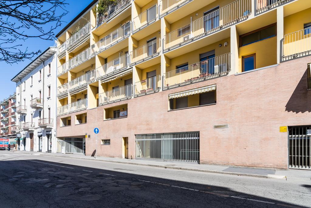 Four Bedroom Villa Near Metro Mailand Exterior foto