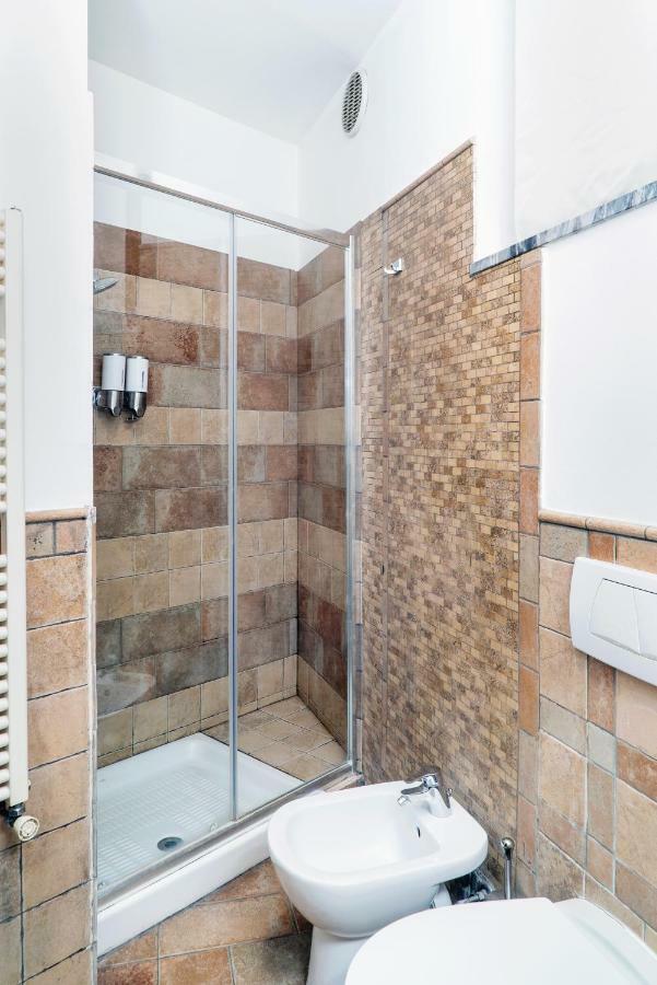 Four Bedroom Villa Near Metro Mailand Exterior foto