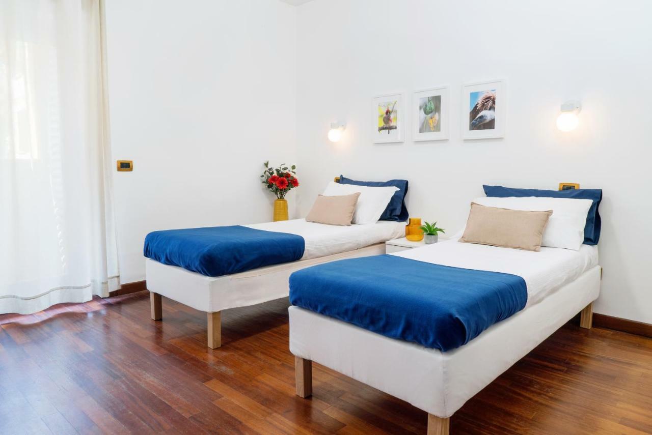 Four Bedroom Villa Near Metro Mailand Exterior foto