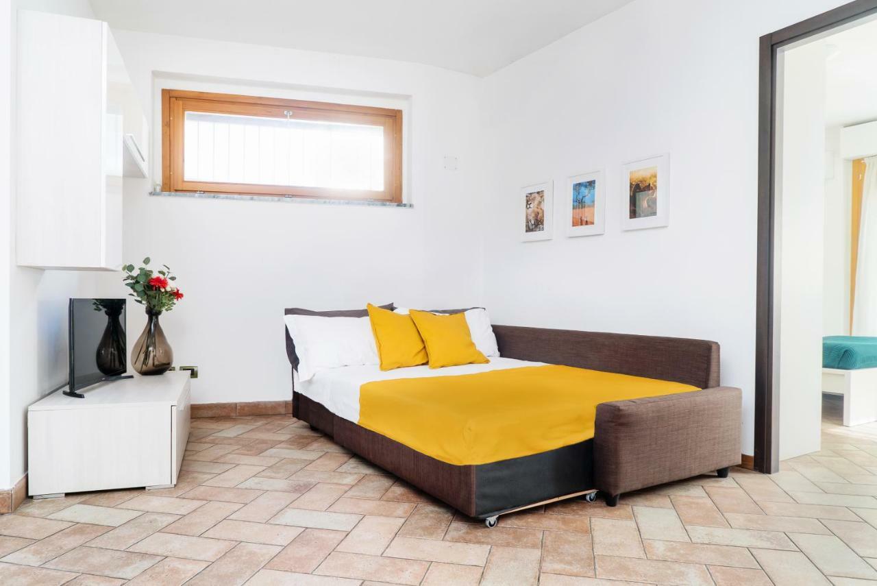 Four Bedroom Villa Near Metro Mailand Exterior foto