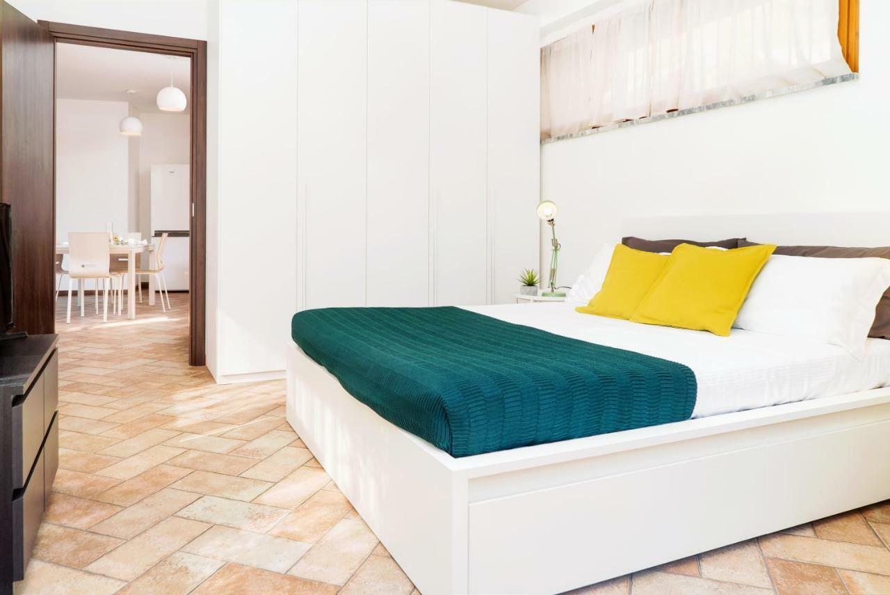 Four Bedroom Villa Near Metro Mailand Exterior foto
