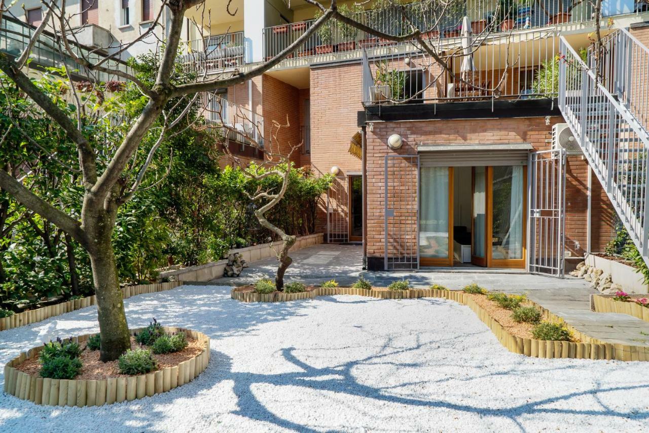 Four Bedroom Villa Near Metro Mailand Exterior foto