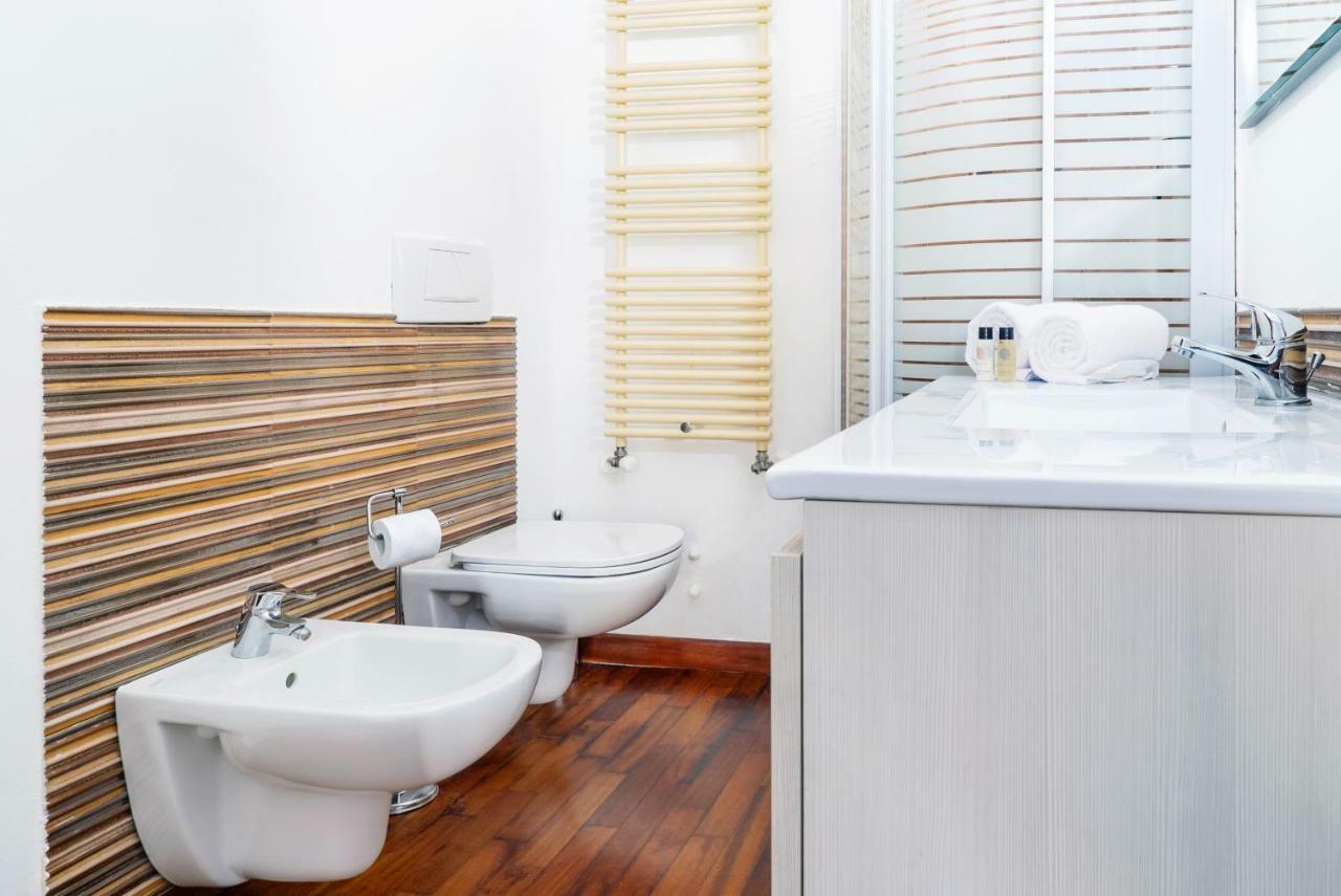 Four Bedroom Villa Near Metro Mailand Exterior foto